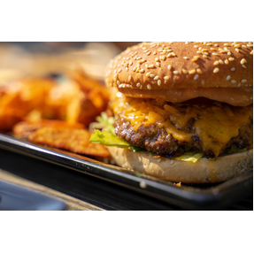 Hamburger mit Pommes